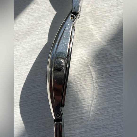 Women's Gucci Quartz Analog Dress Watch Model No 685L, vintage - Picture 5 of 6